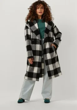 zwarte beaumont mantel pixie