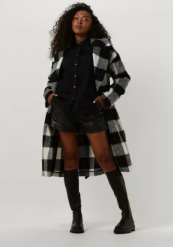 zwarte beaumont mantel pixie