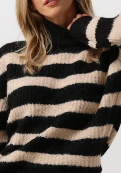 zwarte bruuns bazaar coltrui syringa tika knit
