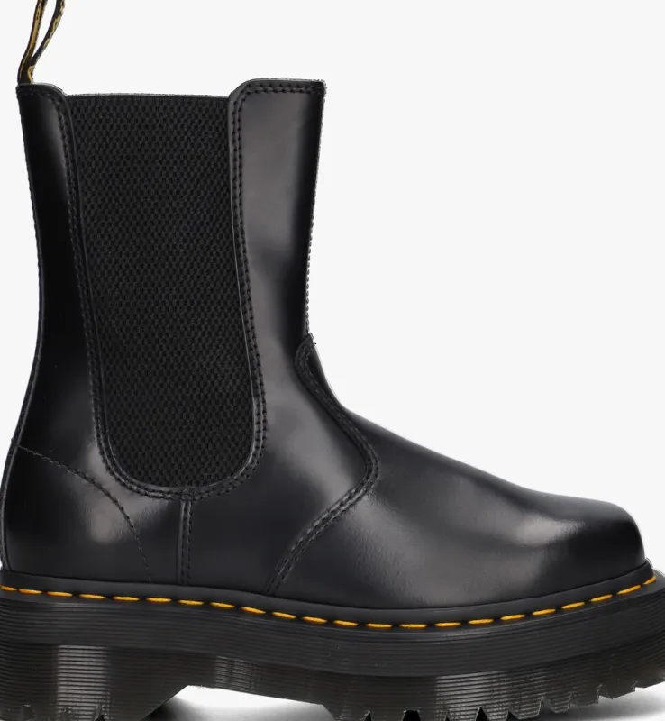 zwarte dr martens chelsea boots 2976 hi quad squared