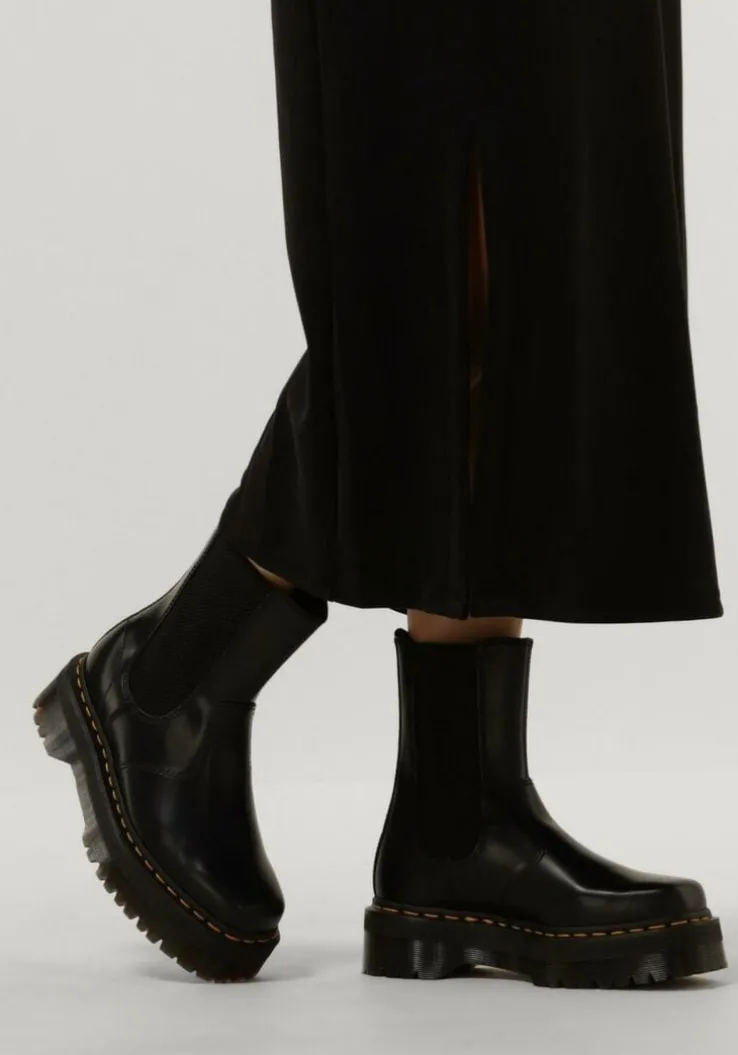 zwarte dr martens chelsea boots 2976 hi quad squared