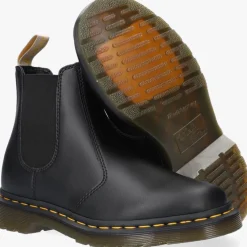 zwarte dr martens chelsea boots 2976 vegan