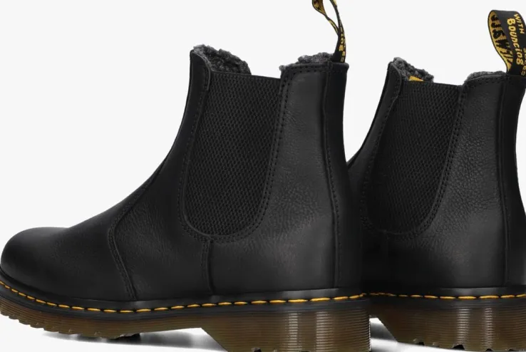 zwarte dr martens chelsea boots 2976 wl
