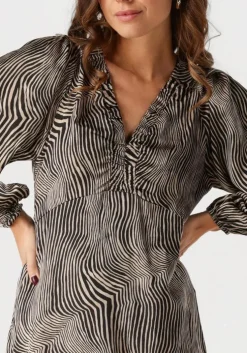 zwarte neo noir midi jurk isoabel floating wave dress