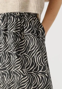 zwarte neo noir midirok yara zebra long skirt