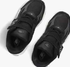 zwarte new balance lage sneakers 2002