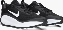 zwarte nike lage sneakers nike infinity flow