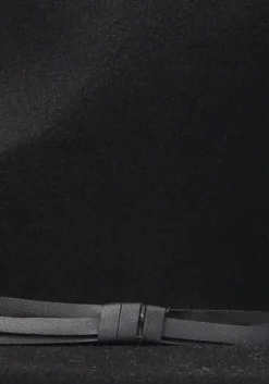 zwarte notre-v hoed vanity