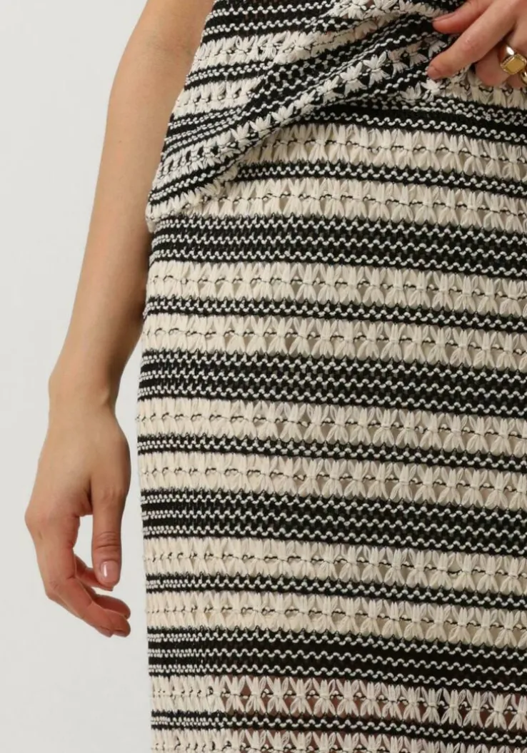 zwarte object midirok objarthine hw skirt