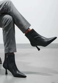 zwarte stefano lauran enkellaarsjes botin