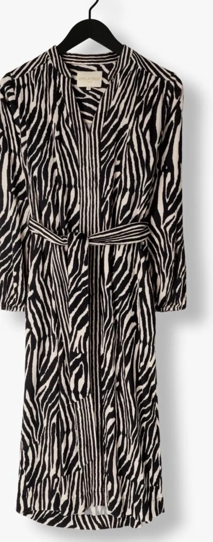 zwarte stella forest midi jurk e24ro053