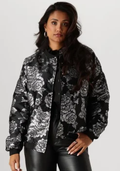 zwarte studio amaya jack moon