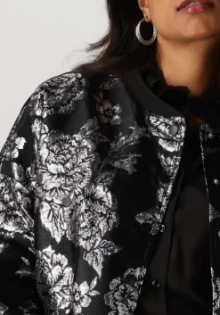 zwarte studio amaya jack moon