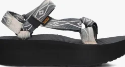 zwarte teva platte sandalen flatform univeral sunscape