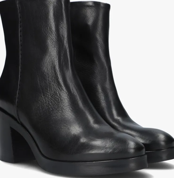 zwarte via vai enkellaarsjes taara